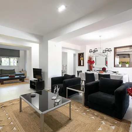 Marane Deluxe House إياليسوس